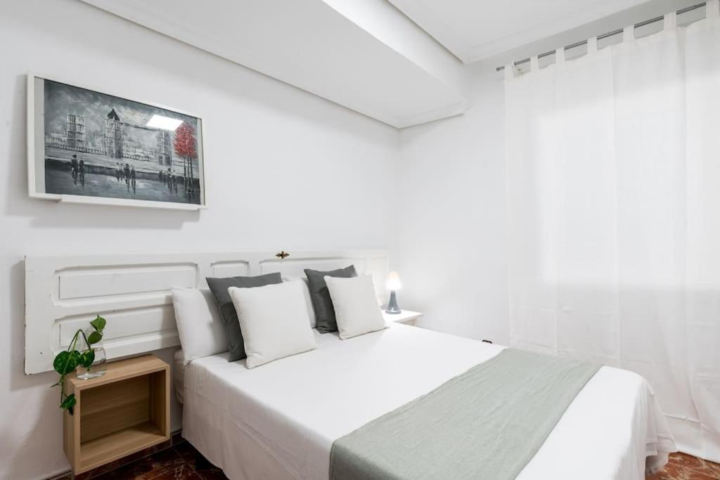 סביליה Santa Justa Urban Apartment מראה חיצוני תמונה