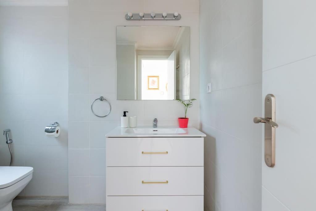 סביליה Santa Justa Urban Apartment מראה חיצוני תמונה