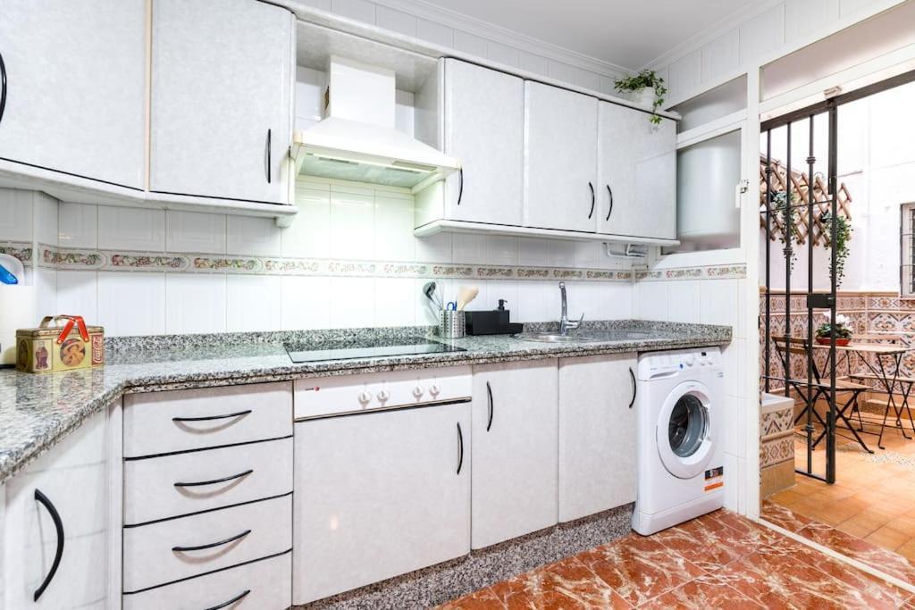סביליה Santa Justa Urban Apartment מראה חיצוני תמונה