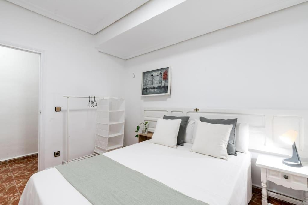 סביליה Santa Justa Urban Apartment מראה חיצוני תמונה