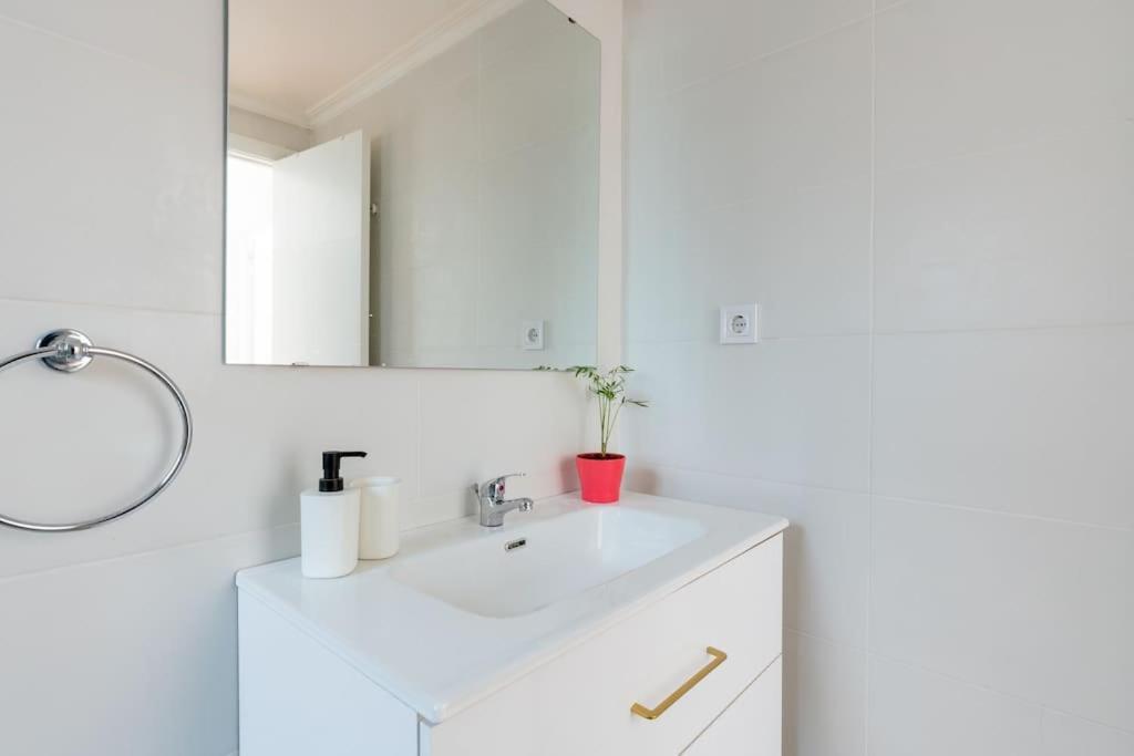 סביליה Santa Justa Urban Apartment מראה חיצוני תמונה