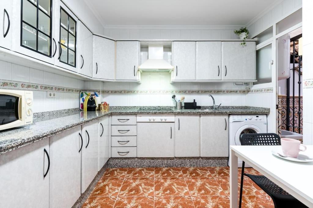 סביליה Santa Justa Urban Apartment מראה חיצוני תמונה