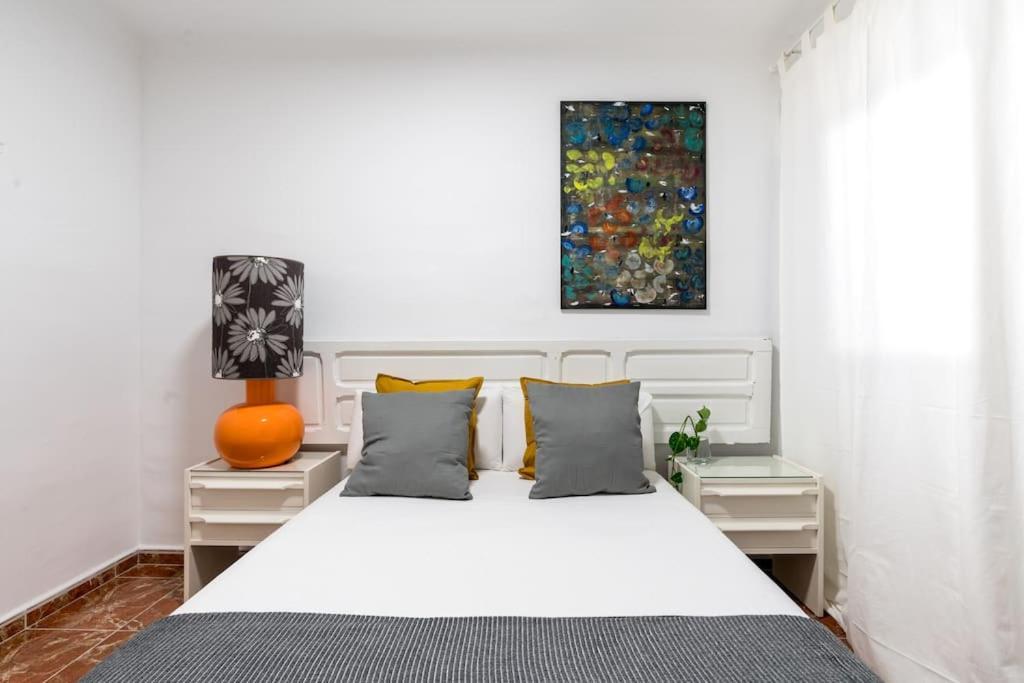 סביליה Santa Justa Urban Apartment מראה חיצוני תמונה