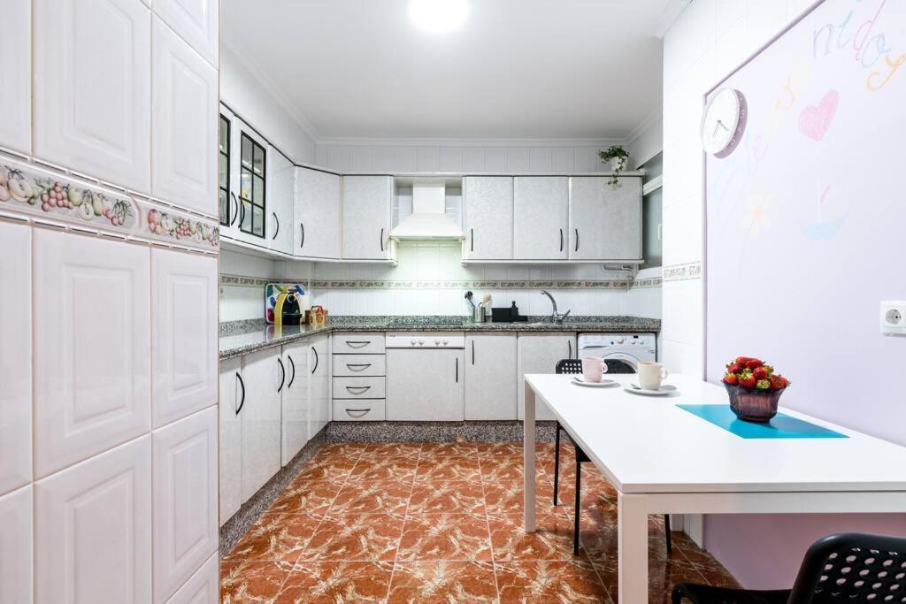 סביליה Santa Justa Urban Apartment מראה חיצוני תמונה